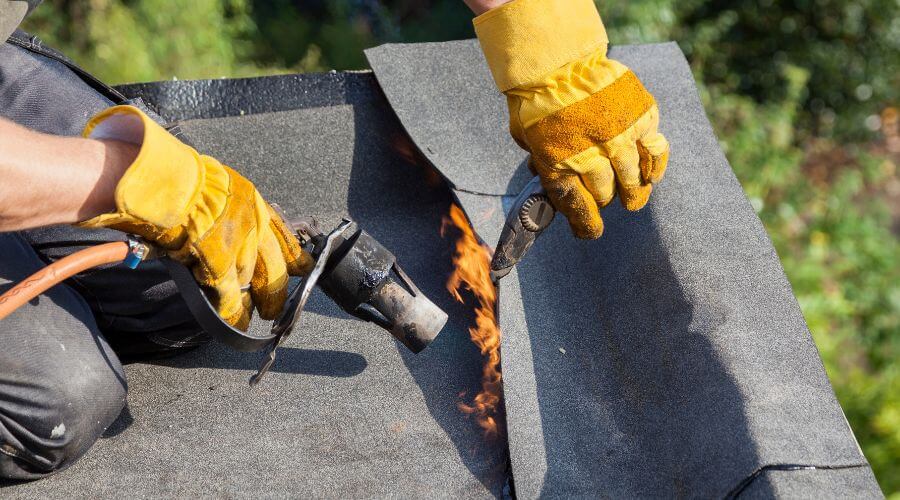 Professional gutter cleaning in Scott Depot, WV